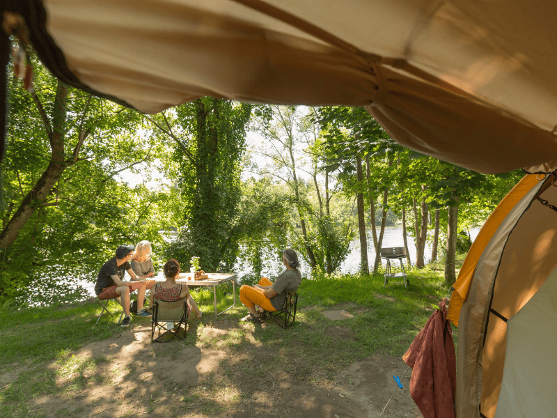 Camping La Plage à Meyronne dans le Lot et la Vallée de Dordogne - Camping en bord de Rivière en Occitanie