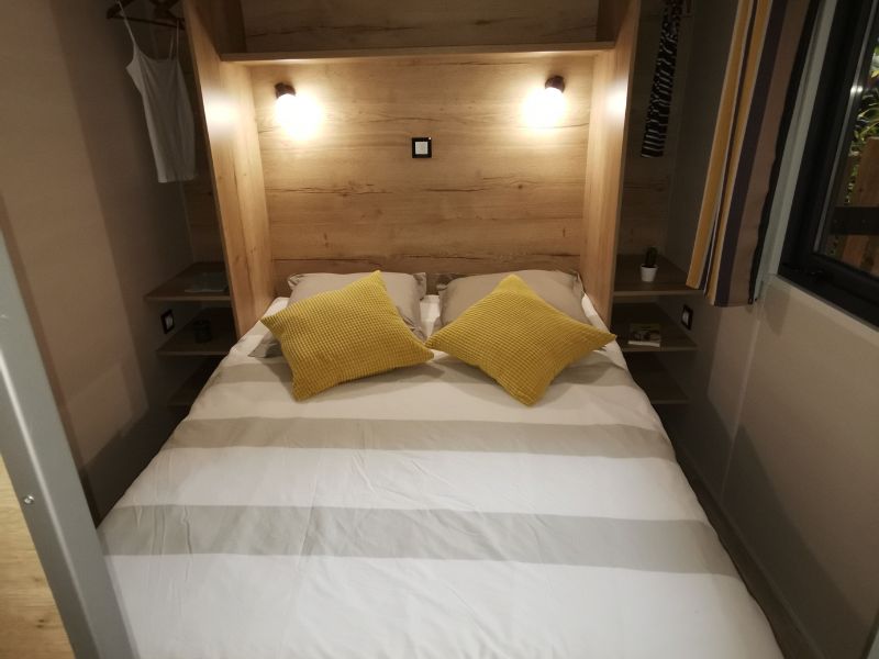 Camping-de-la-plage-dans-le-lot-et-la-vallee-de-dordogne-séjour-en-bord-de-la-dordogne-tiny-house-3