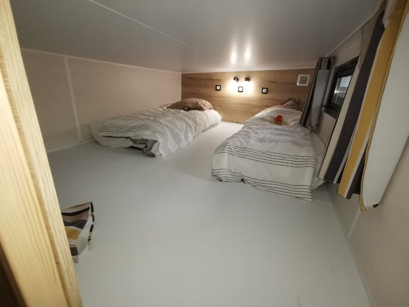 Camping-de-la-plage-dans-le-lot-et-la-vallee-de-dordogne-séjour-en-bord-de-la-dordogne-tiny-house-4